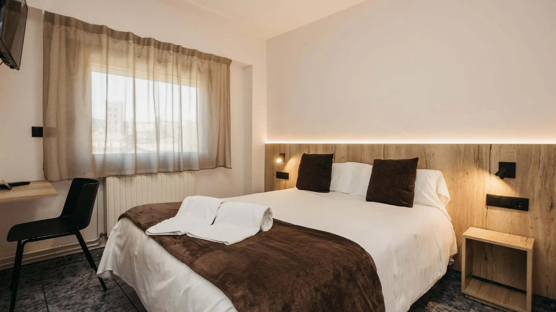 ריפול La Trobada Hotel Sport