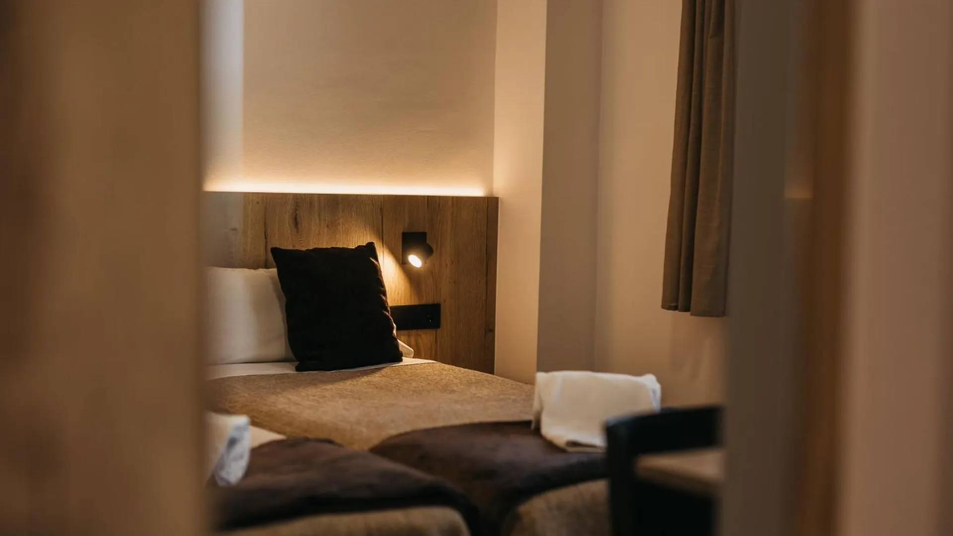 ריפול La Trobada Hotel Sport 2*,  ספרד