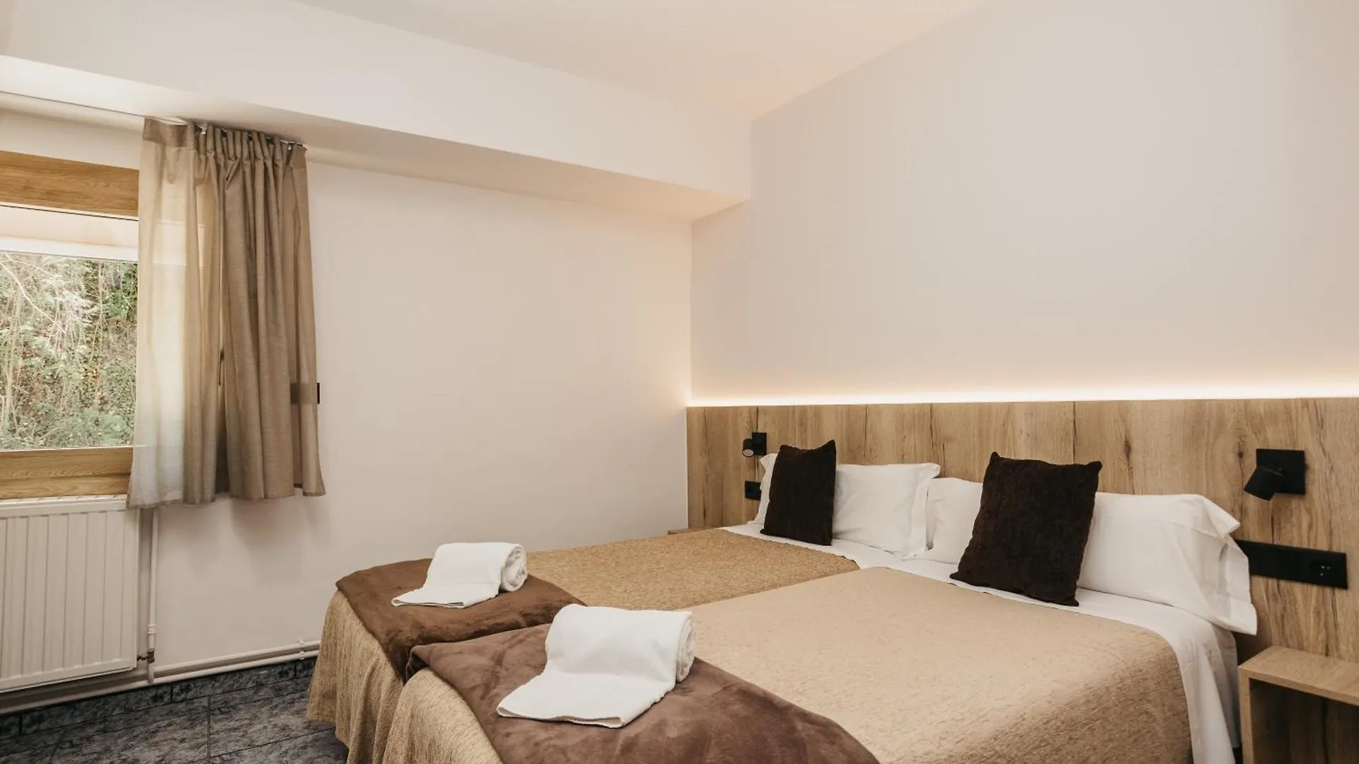 ריפול La Trobada Hotel Sport